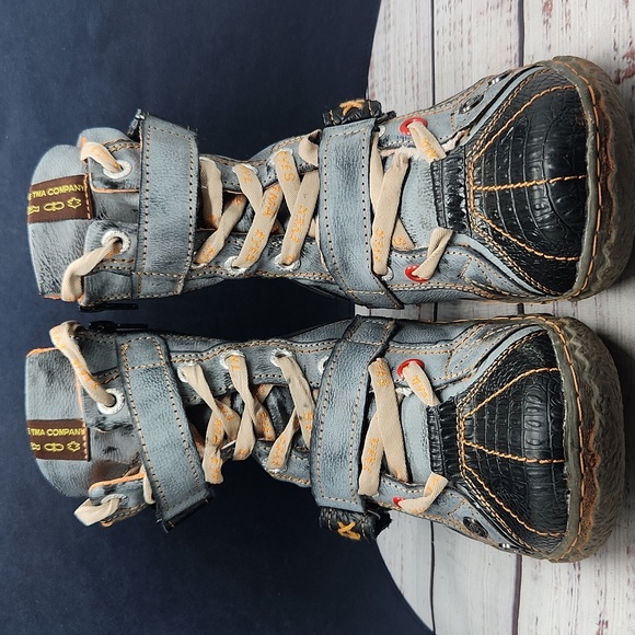 TMA Eyes Winter Strappy Boots Gray Women’s Size 6.5 - Picture 3 of 10